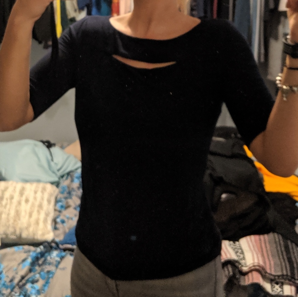 Navy Blouse đ - Picture 3 of 4